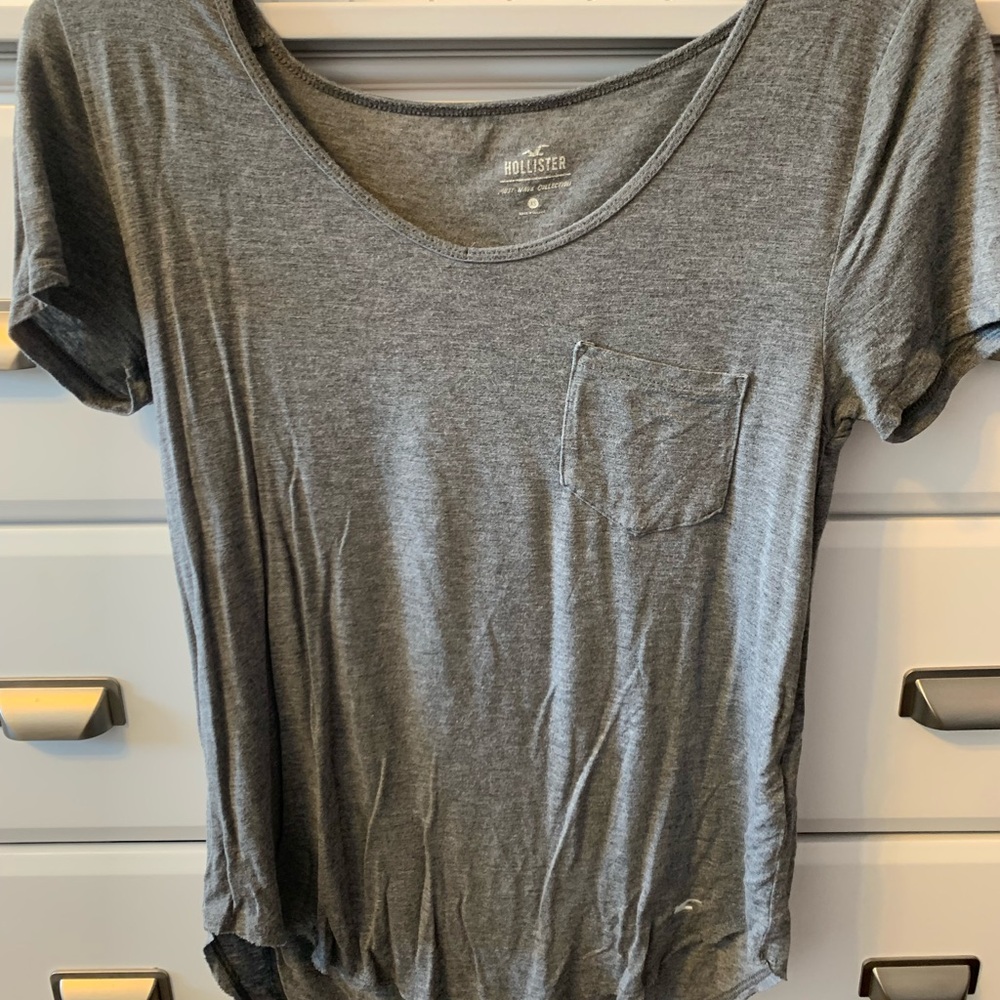 Hollister Women's Gray T-Shirt